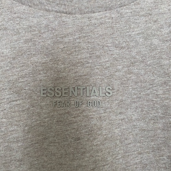 Fear of God Essentials Tee Core Heather FW23 - Picture 2 of 7